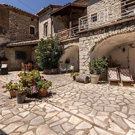 Hotel Les Monteils Grospierres Zewnętrze zdjęcie