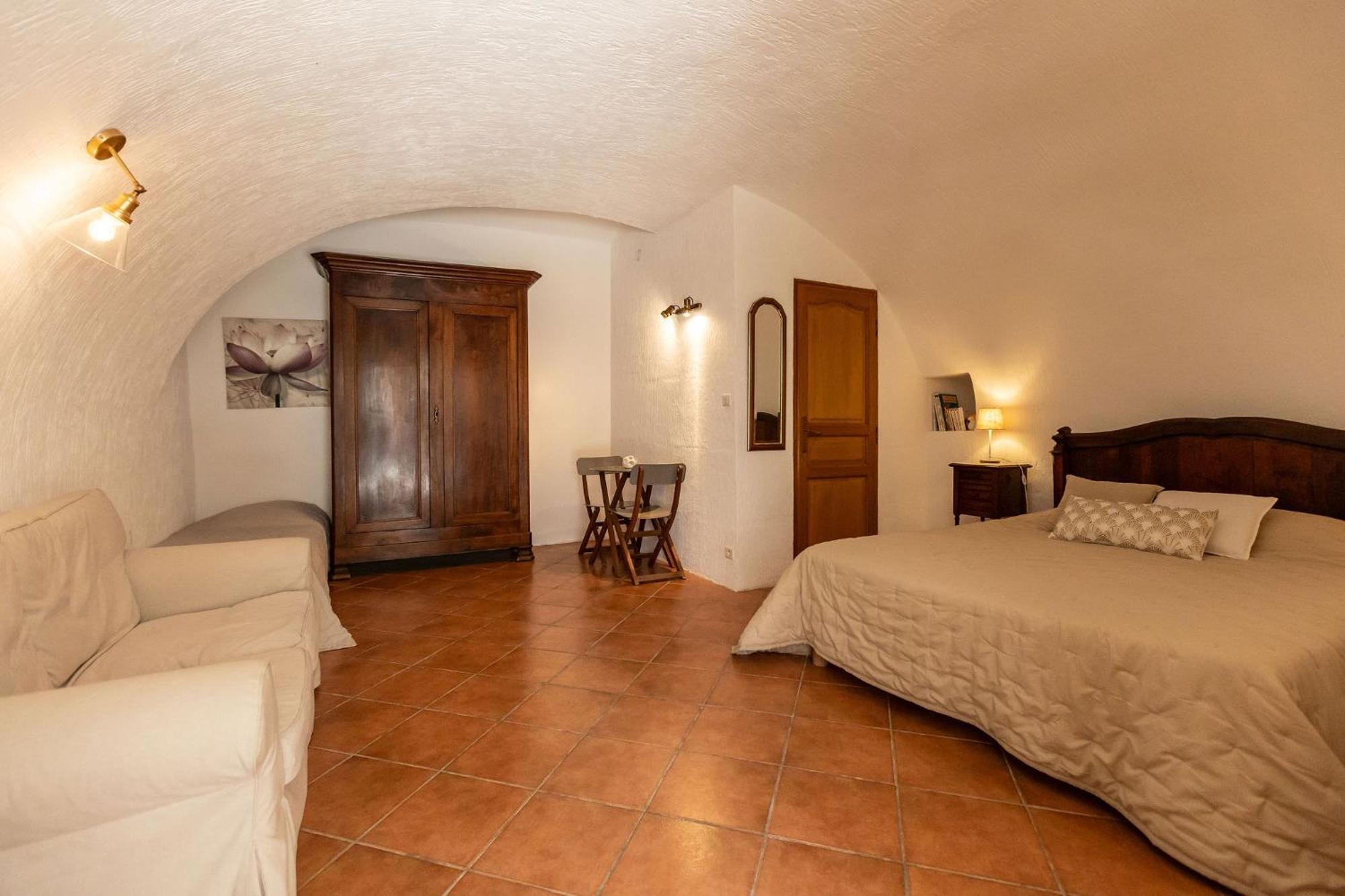 Hotel Les Monteils Grospierres Zewnętrze zdjęcie