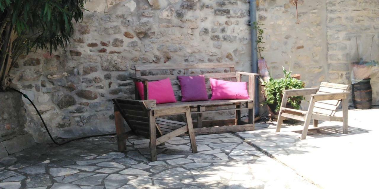 Hotel Les Monteils Grospierres Zewnętrze zdjęcie