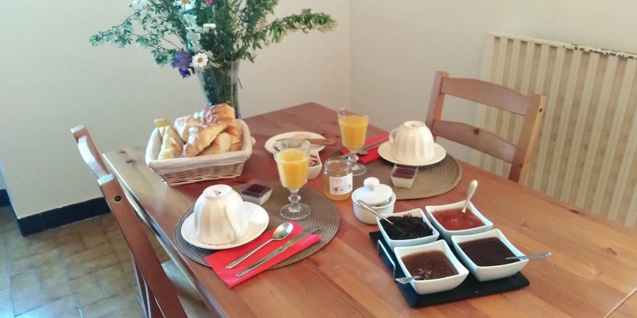 Hotel Les Monteils Grospierres Zewnętrze zdjęcie